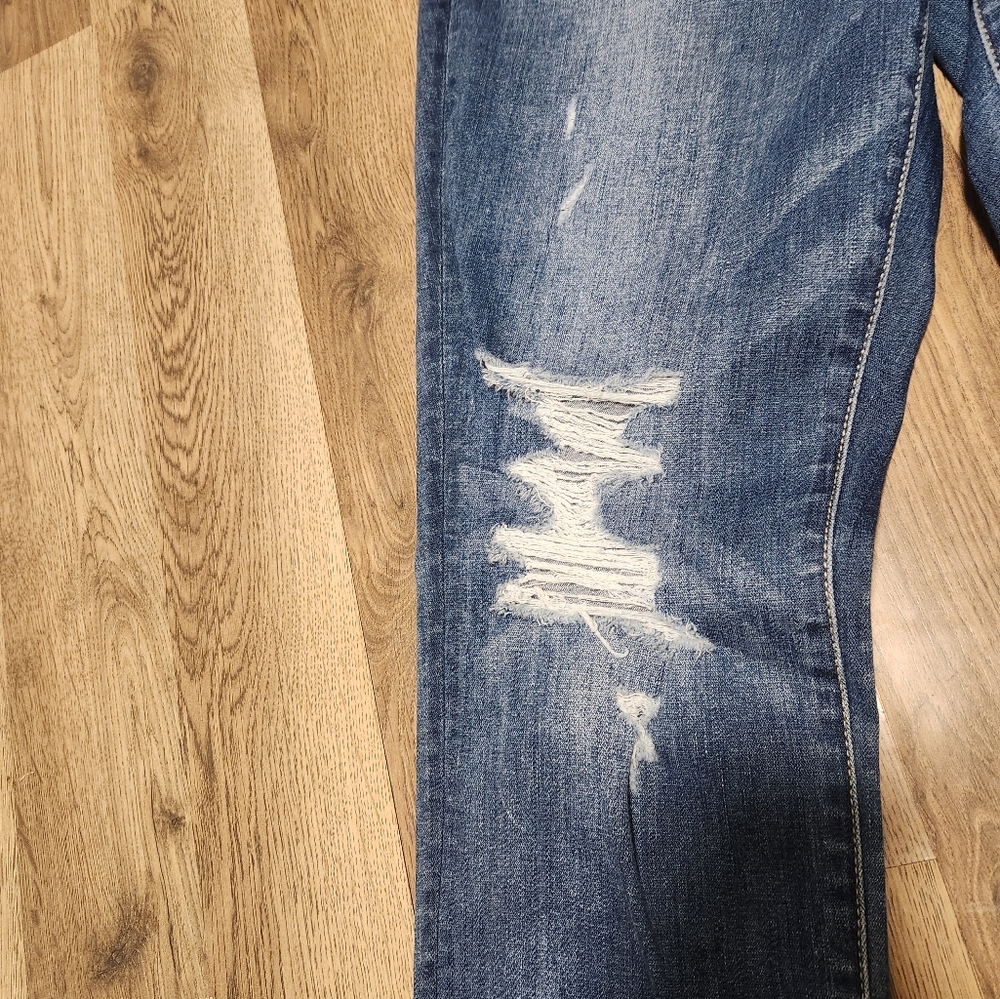 American Eagle Outfitters Blue Distressed Jeans - Picture 3 of 9
